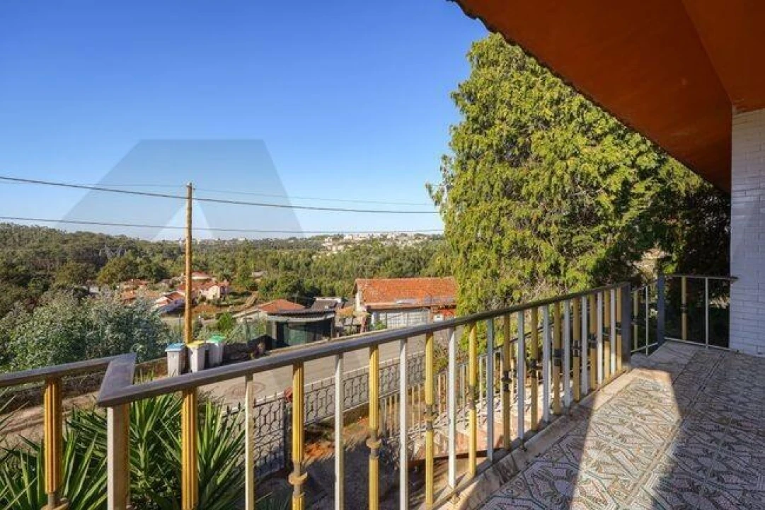 Moradia T6 para Venda em Milheiros de Poiares Foto 11