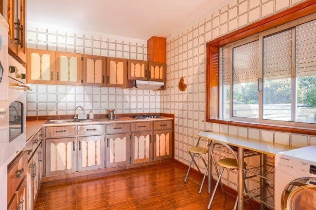 Moradia T6 para Venda em Milheiros de Poiares Foto 17