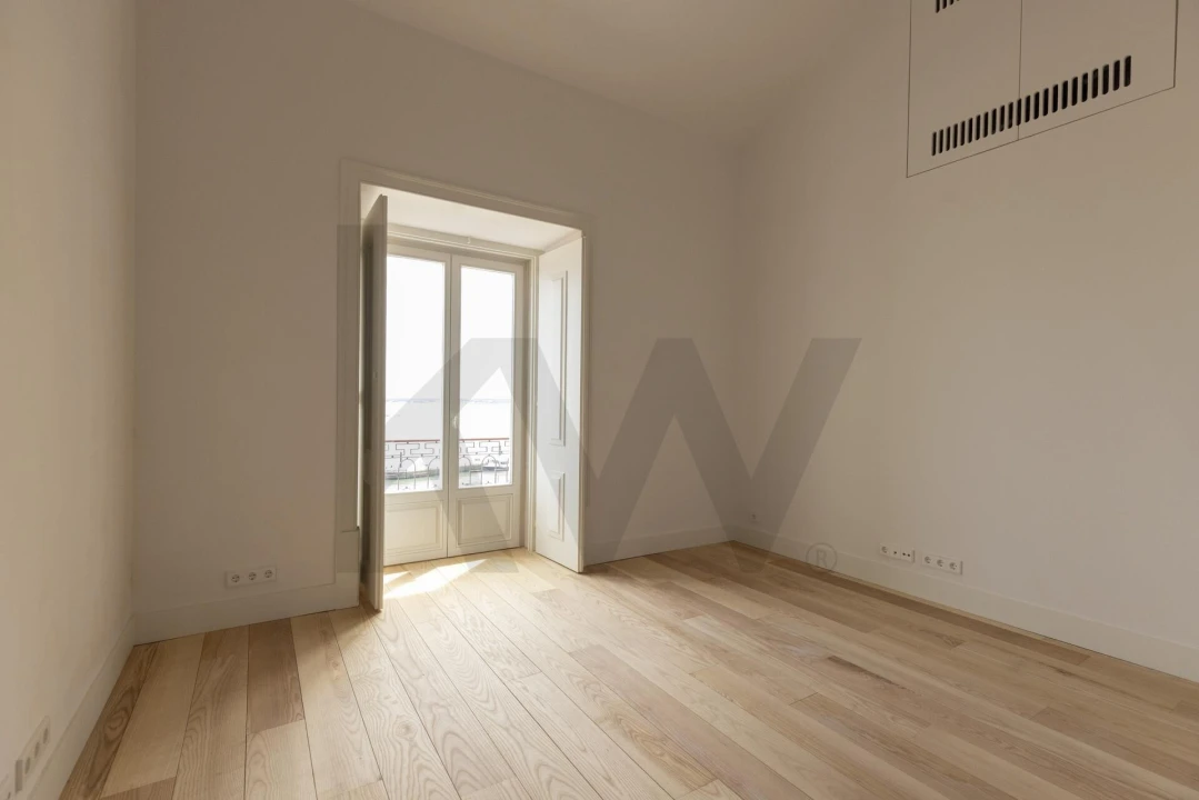 Apartamento T2 para Venda em Santa Maria Maior Foto 11