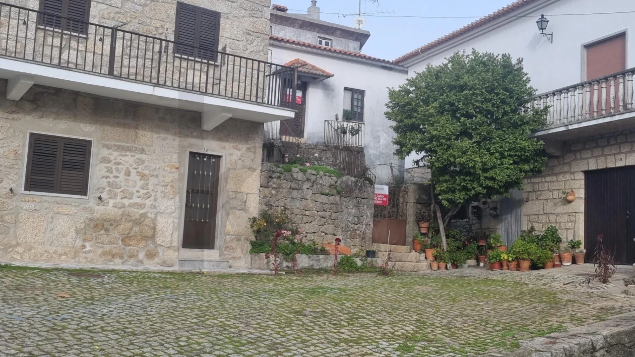 Moradia T5 para Venda em Monsanto e Idanha-A-Velha Foto 1