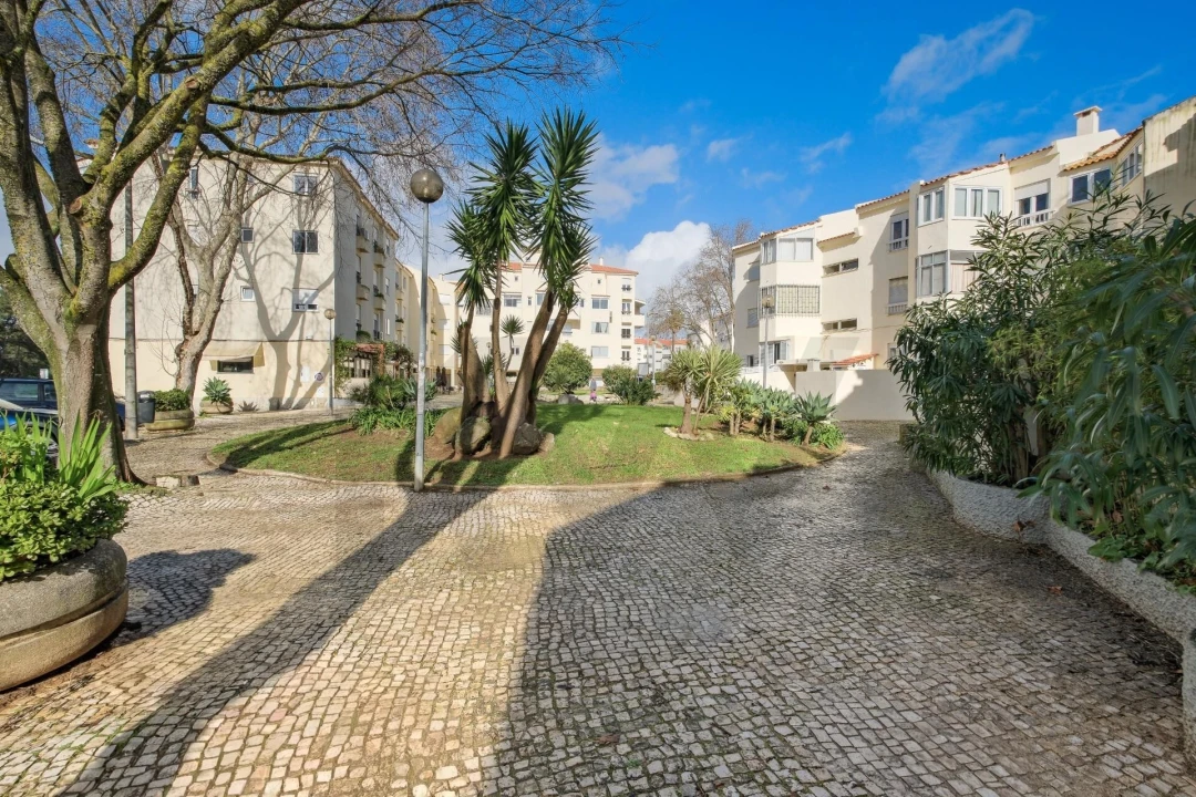 Apartamento T2 para Arrendamento em Carcavelos e Parede Foto 28