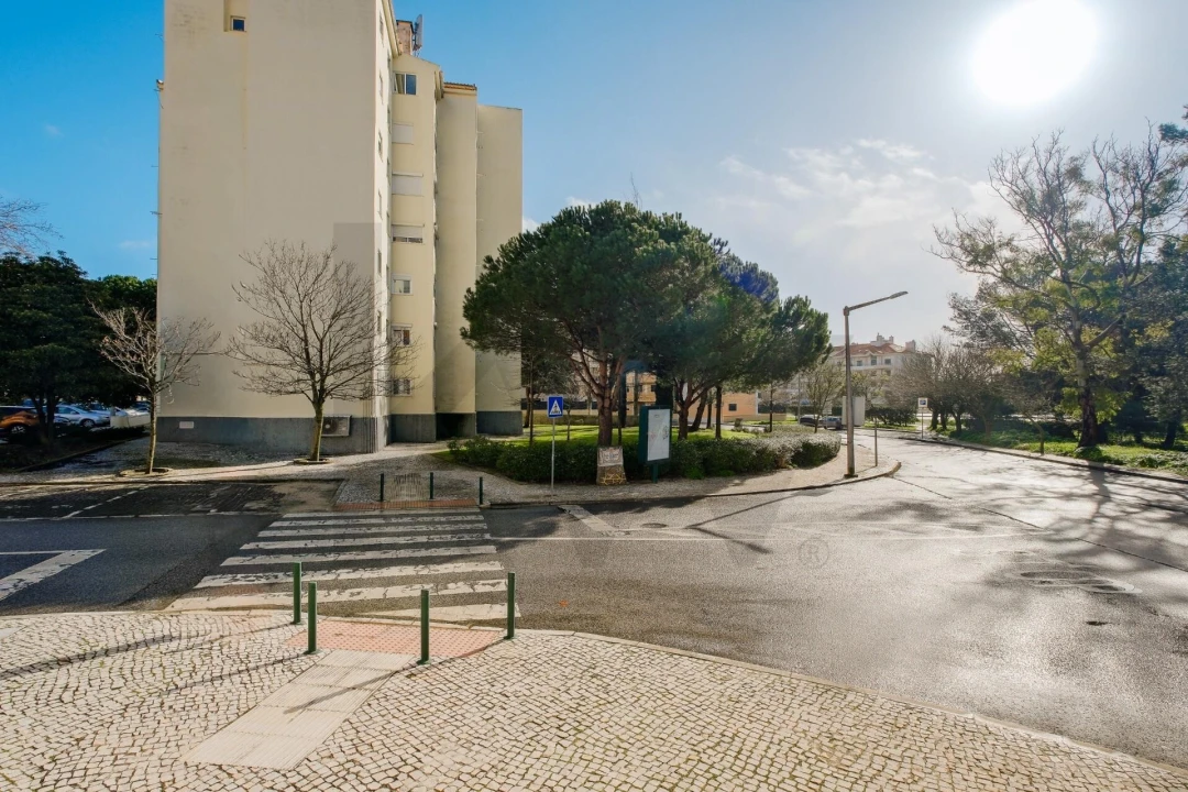 Apartamento T2 para Arrendamento em Carcavelos e Parede Foto 29