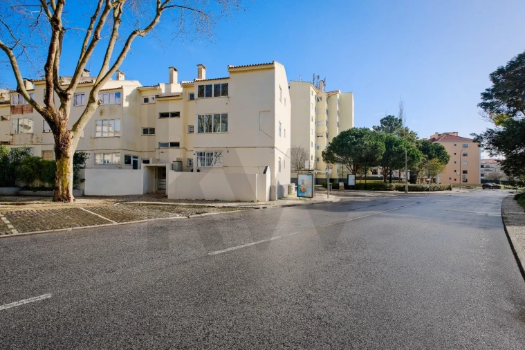 Apartamento T2 para Arrendamento em Carcavelos e Parede Foto 24