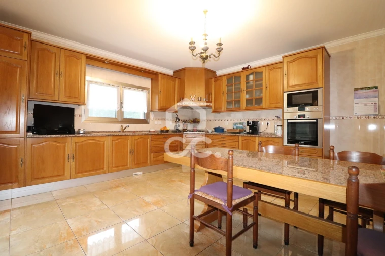 Moradia T3 para Venda em Pousaflores Foto 7