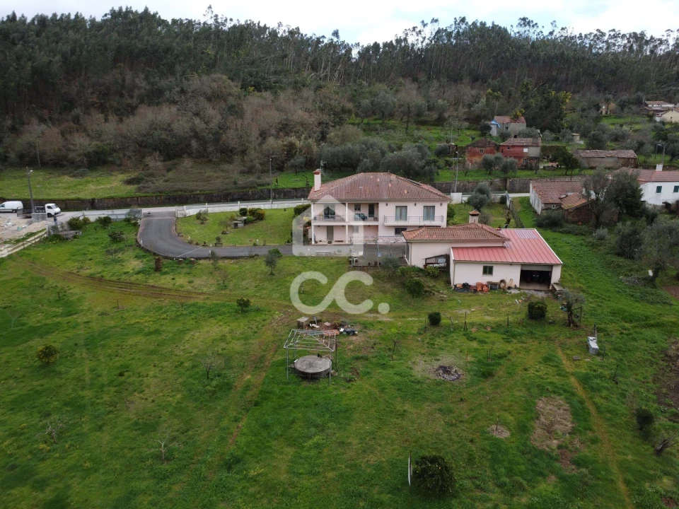 Moradia T3 para Venda em Pousaflores Foto 1