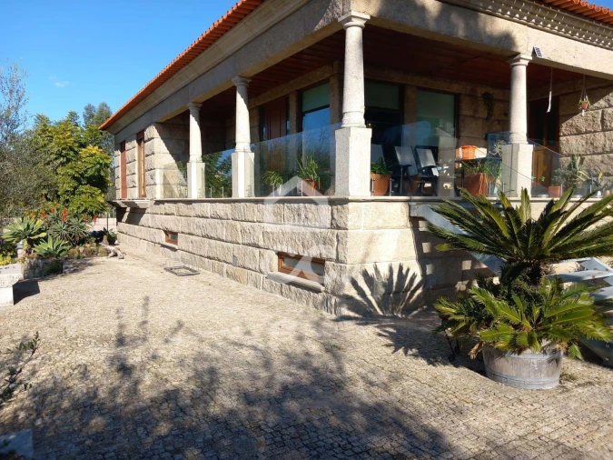 Moradia T4 para Venda em Revelhe