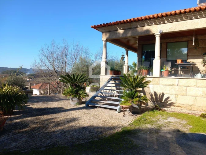 Moradia T4 para Venda em Revelhe Foto 11