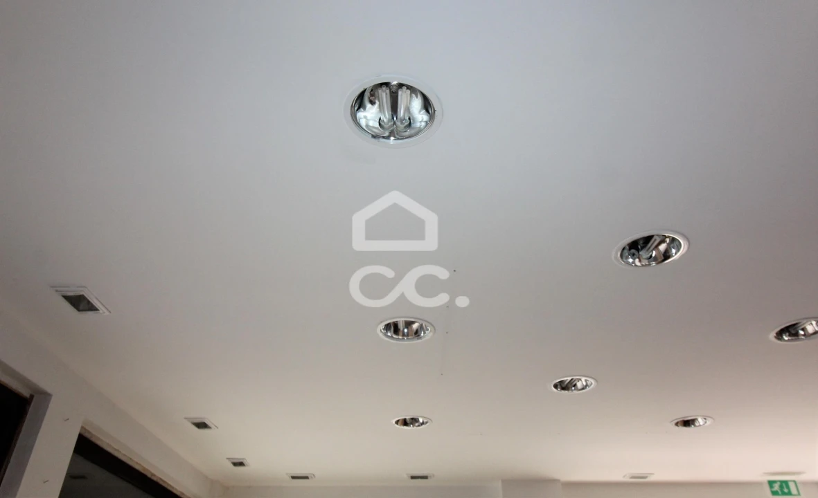 Negócio para Arrendamento em Amora Foto 15