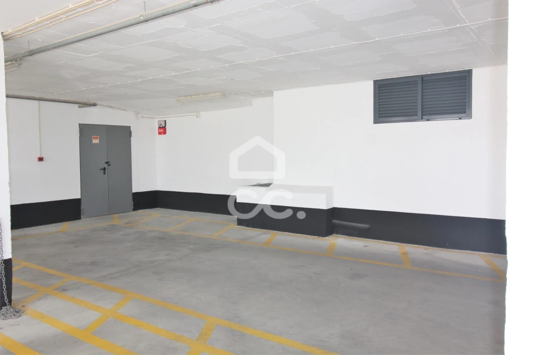 Apartamento T2 para Arrendamento em Sesimbra (Santiago) Foto 16