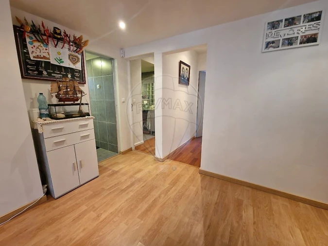 Apartamento T2 para Venda em Ramada e Caneças Foto 5