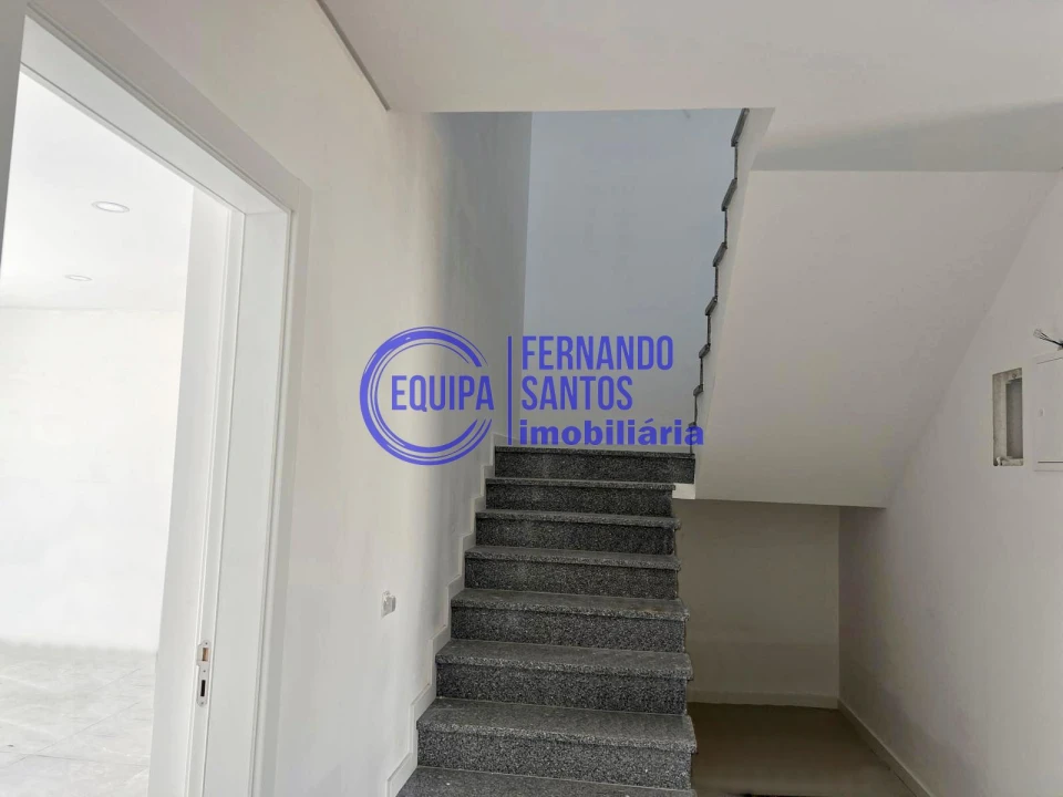 Moradia T3 para Venda em Silves Foto 8