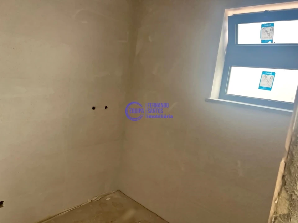 Moradia T3 para Venda em São Silvestre Foto 10