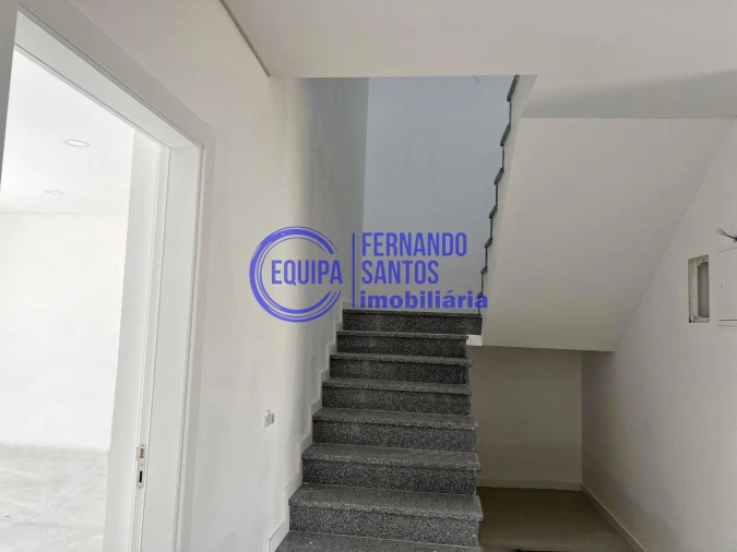 Moradia T3 para Venda em Silves Foto 8