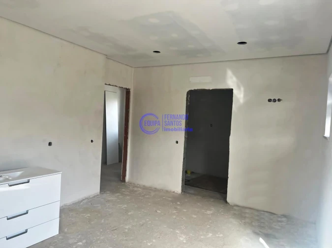 Moradia T3 para Venda em São Silvestre Foto 8