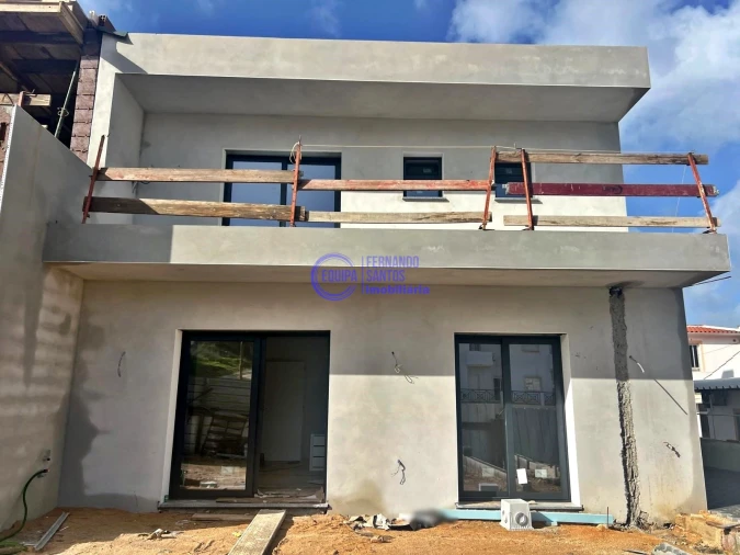 Moradia T3 para Venda em São Silvestre Foto 2