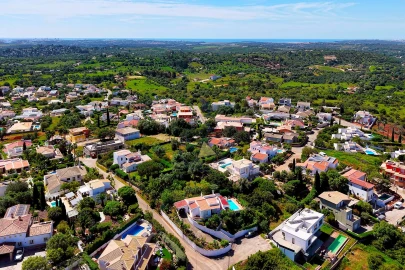 Moradia T4 para Venda em Mexilhoeira Grande