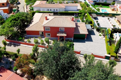 Moradia T4 para Venda em Mexilhoeira Grande