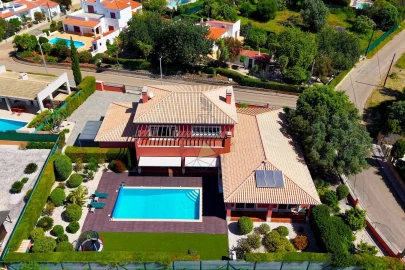 Moradia T4 para Venda em Mexilhoeira Grande