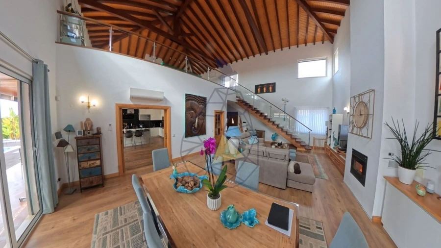 Moradia T4 para Venda em Mexilhoeira Grande Foto 40