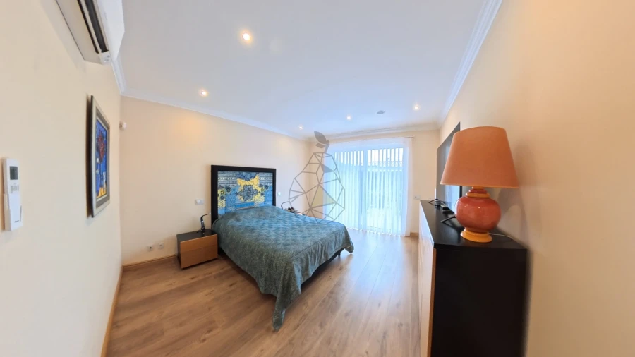 Moradia T4 para Venda em Mexilhoeira Grande Foto 30