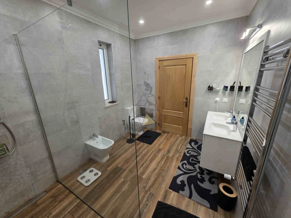 Moradia T4 para Venda em Mexilhoeira Grande Foto 32