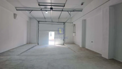 Armazém para Venda em Baixa da Banheira e Vale da Amoreira
