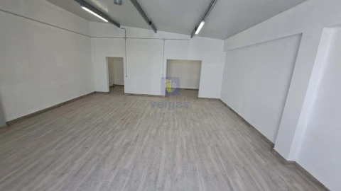Armazém para Venda em Baixa da Banheira e Vale da Amoreira