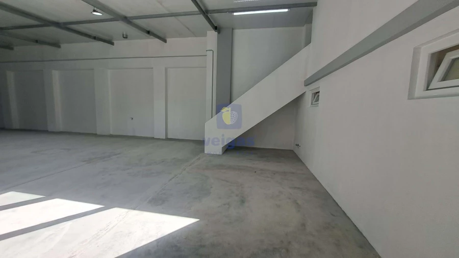 Armazém para Venda em Baixa da Banheira e Vale da Amoreira Foto 6
