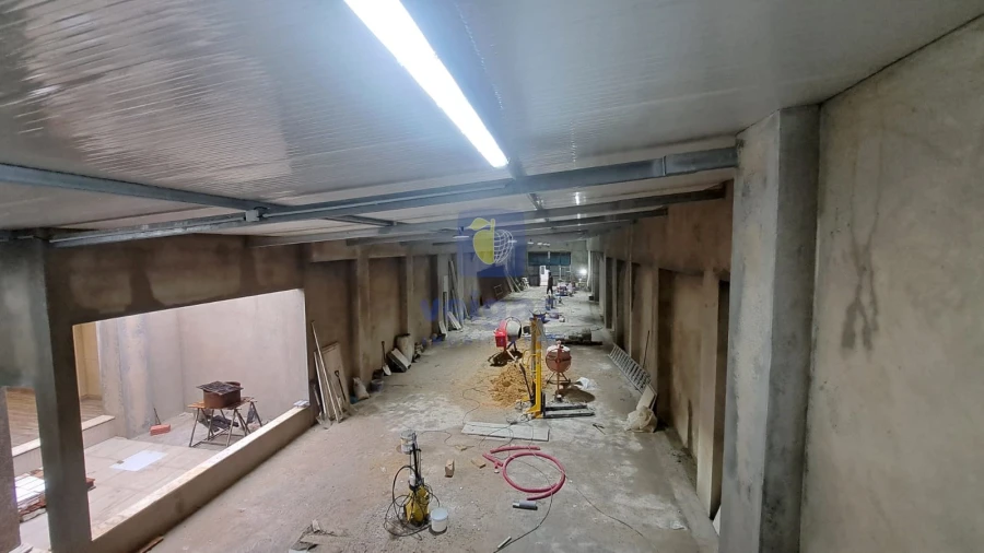 Armazém para Venda em Baixa da Banheira e Vale da Amoreira