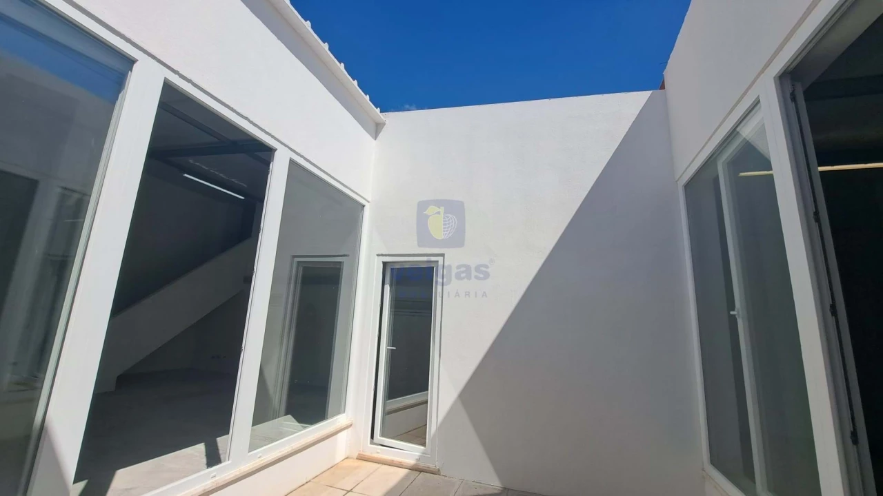 Armazém para Venda em Baixa da Banheira e Vale da Amoreira Foto 4