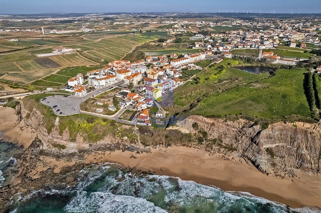 Moradia T3 para Venda em Atouguia da Baleia Foto 14