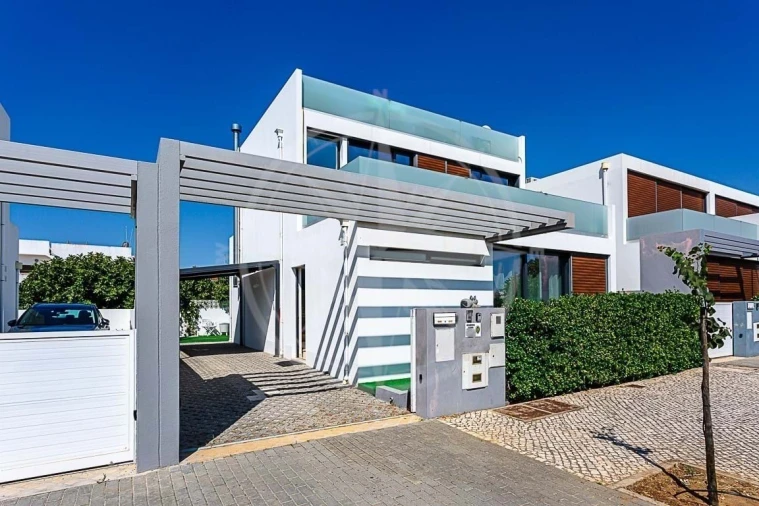 Moradia T3 para Venda em Conceição e Cabanas de Tavira Foto 3