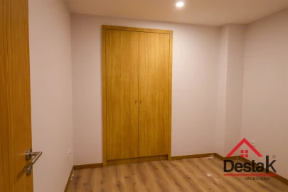 Apartamento T2 para Venda em Cavernães