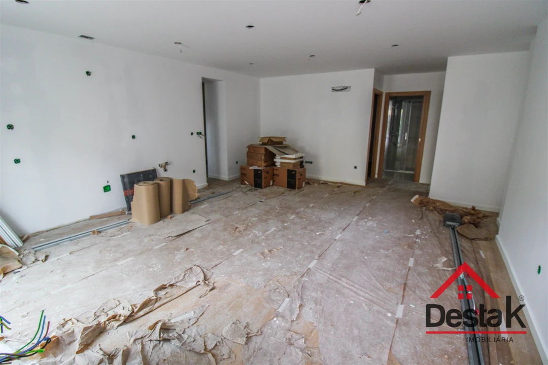 Apartamento T2 para Venda em Cavernães Foto 2