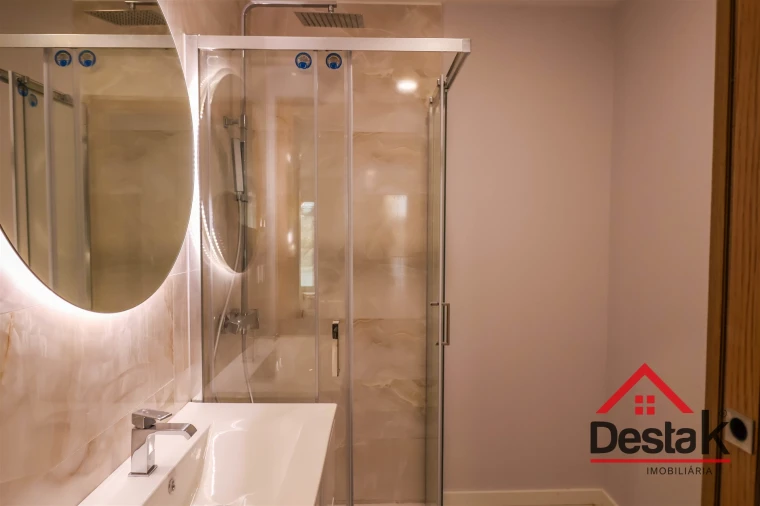 Apartamento T2 para Venda em Cavernães Foto 5