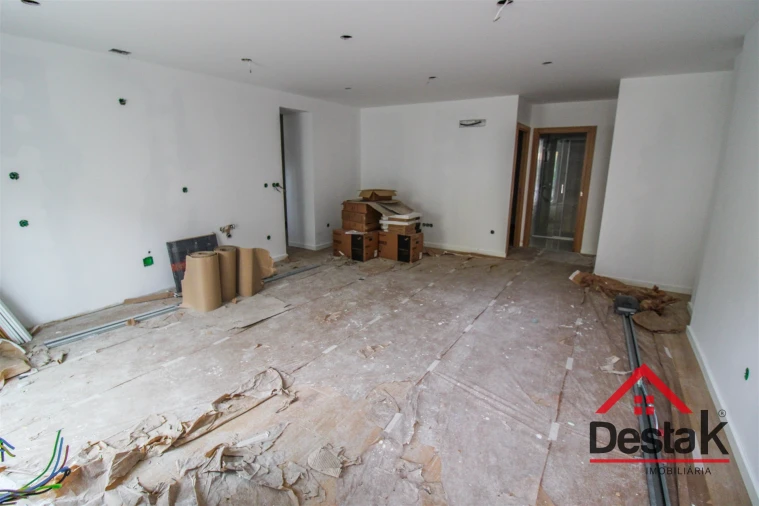 Apartamento T2 para Venda em Cavernães Foto 2