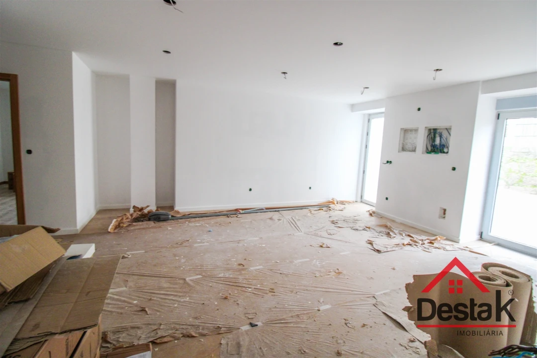 Apartamento T2 para Venda em Cavernães Foto 10