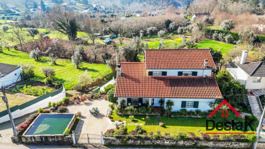 Moradia T4 para Venda em São Pedro do Sul, Várzea e Baiões Foto 1