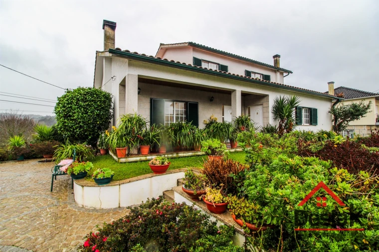 Moradia T4 para Venda em São Pedro do Sul, Várzea e Baiões Foto 1