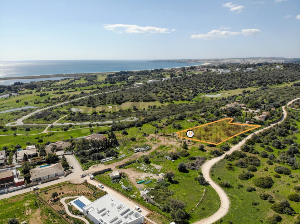 Terreno para Venda em Odiaxere Foto 1