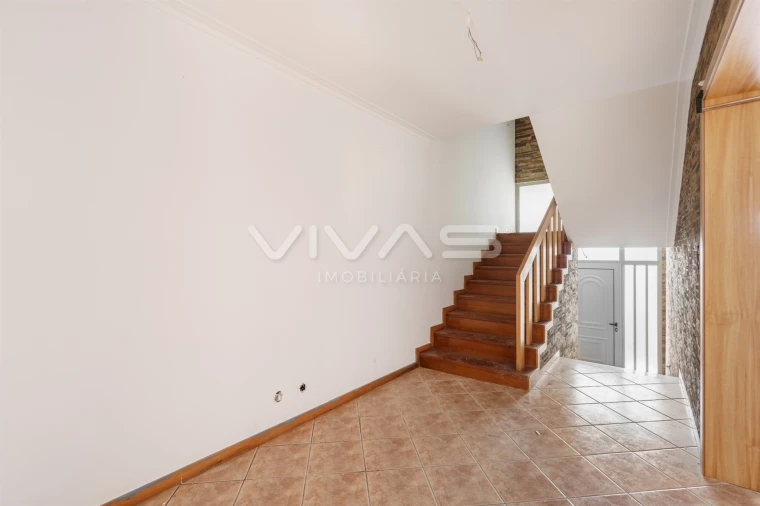 Moradia T3 para Venda em Lage Foto 9