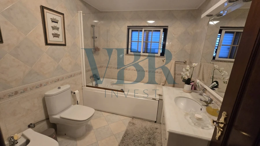 Moradia T4 para Venda em Nogueira, Fraião e Lamaçães Foto 17