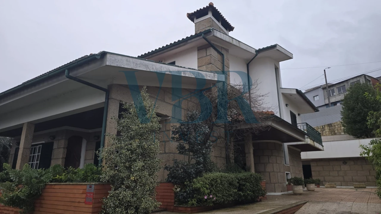 Moradia T4 para Venda em Nogueira, Fraião e Lamaçães Foto 5