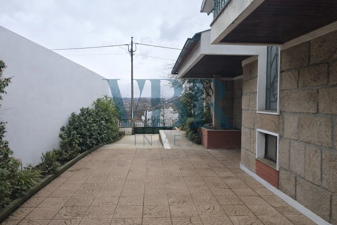 Moradia T4 para Venda em Nogueira, Fraião e Lamaçães Foto 7