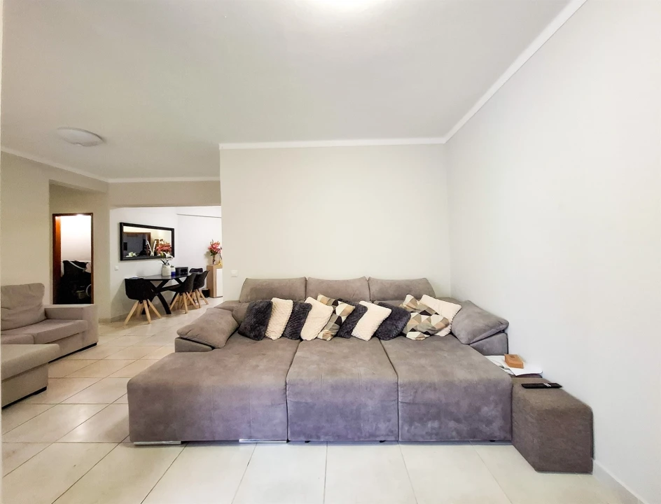 Apartamento T3 para Venda em Quarteira Foto 3