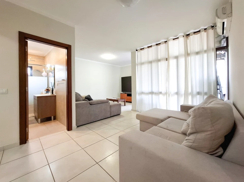 Apartamento T3 para Venda em Quarteira Foto 5
