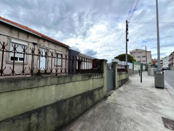 Moradia T3 para Venda em Aldoar, Foz do Douro e Nevogilde