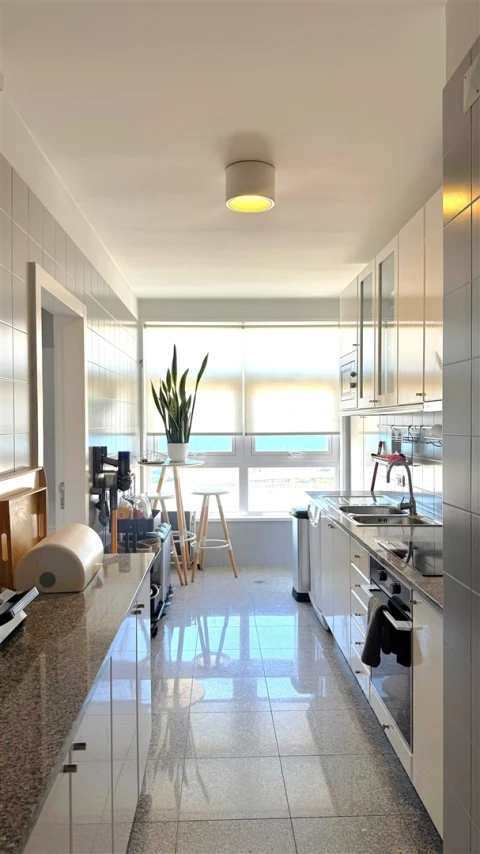 Apartamento T3 para Arrendamento em Aldoar, Foz do Douro e Nevogilde