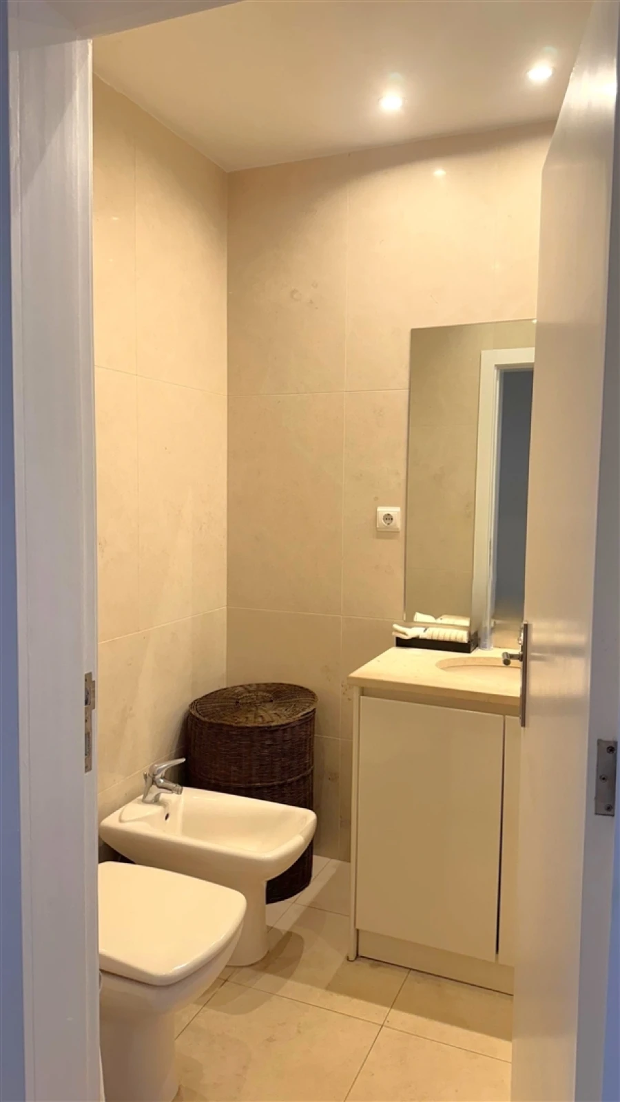 Apartamento T3 para Arrendamento em Aldoar, Foz do Douro e Nevogilde Foto 37