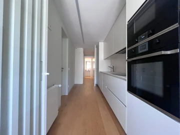 Apartamento T3 para Arrendamento em Aldoar, Foz do Douro e Nevogilde